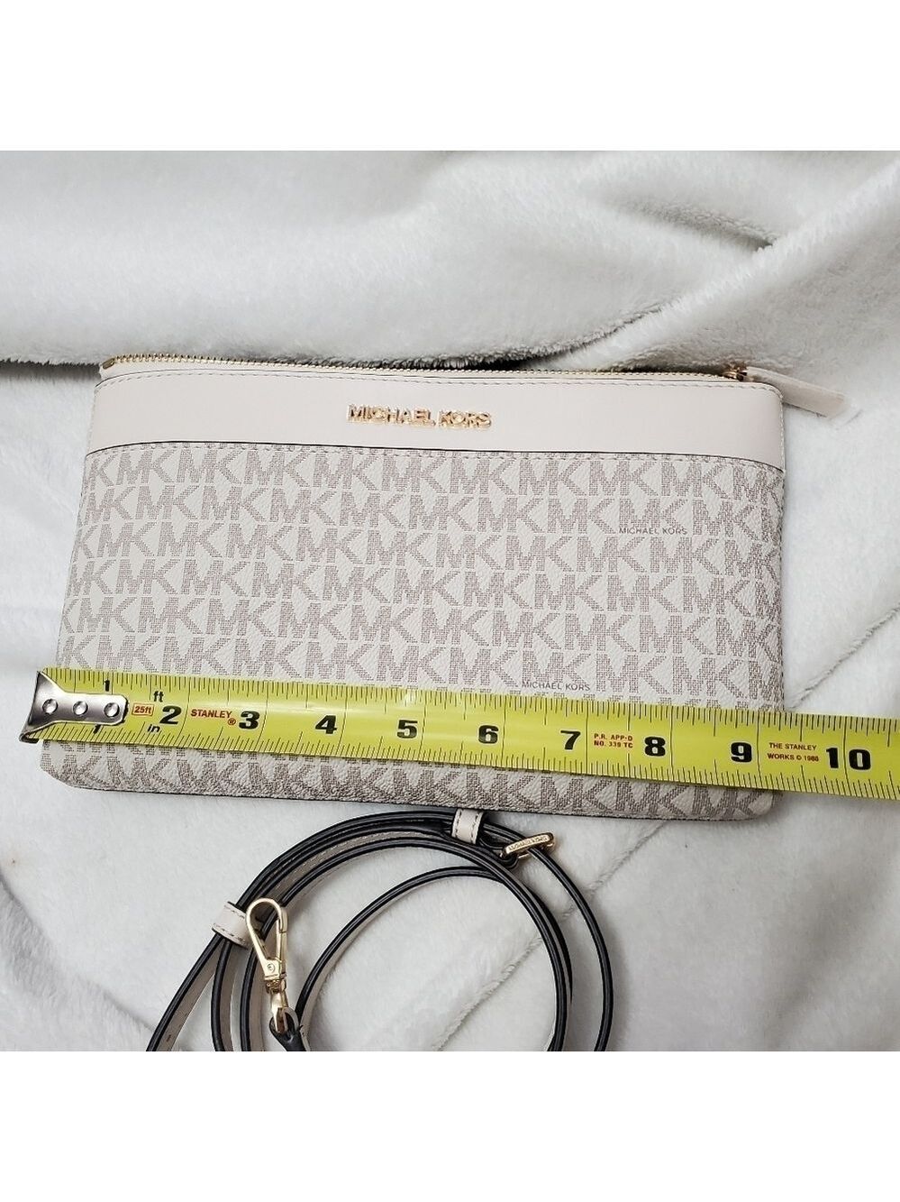 Michael Kors White Leather Crossbody Clutch Bag